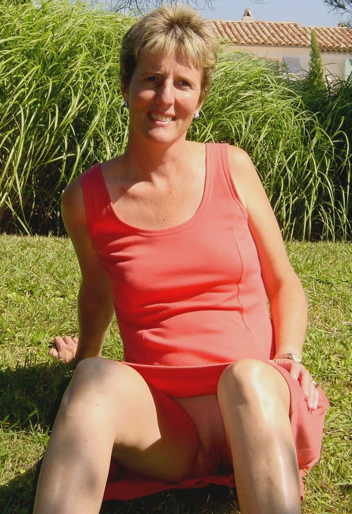 Bi swinger slut Aileen, cocks and cunts forever. #80063109