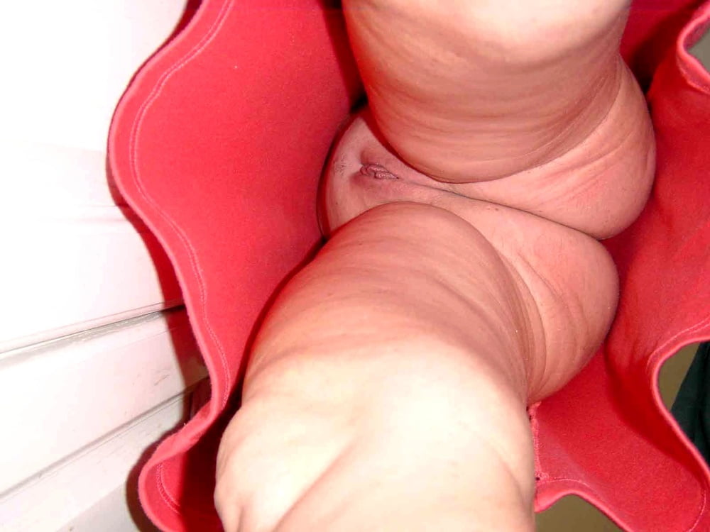 Bi swinger slut Aileen, cocks and cunts forever. #80063263