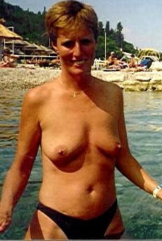 Bi swinger slut Aileen, cocks and cunts forever. #80063316