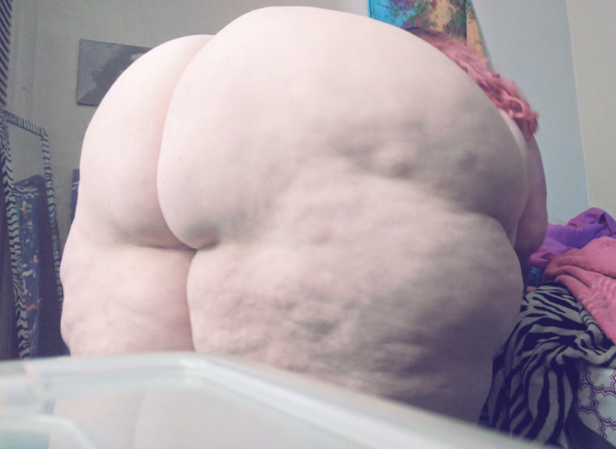 Hoodyman ssbbw 271 : fat pigs exposed!
 #106454744