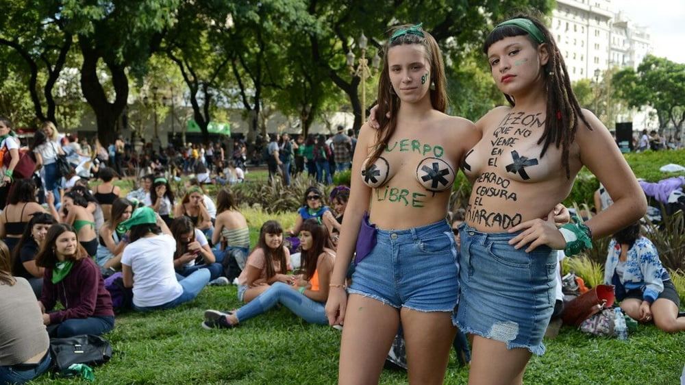 Pendejas argentinas para denigrar #105991249