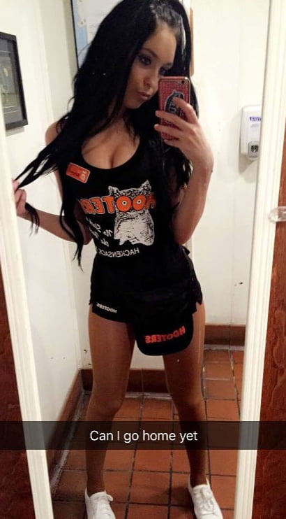 Ancienne hooters girl new-yorkaise
 #103744543