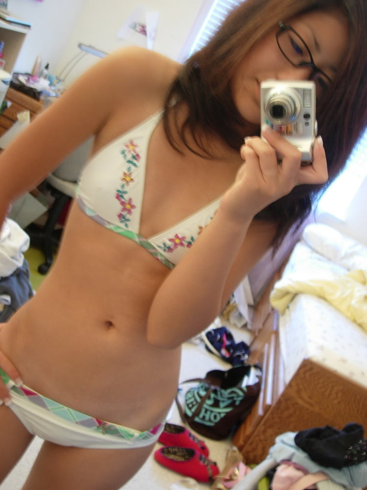 Japanese Girlfriend Selfie Nudes #94122166