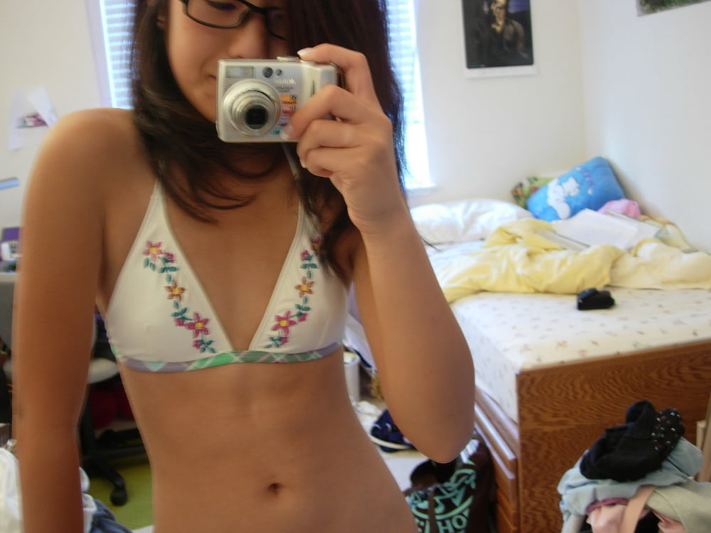 Japanese Girlfriend Selfie Nudes #94122168