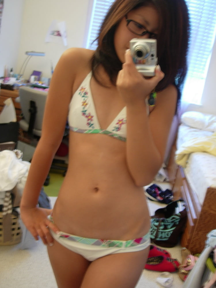 Japanese Girlfriend Selfie Nudes #94122170