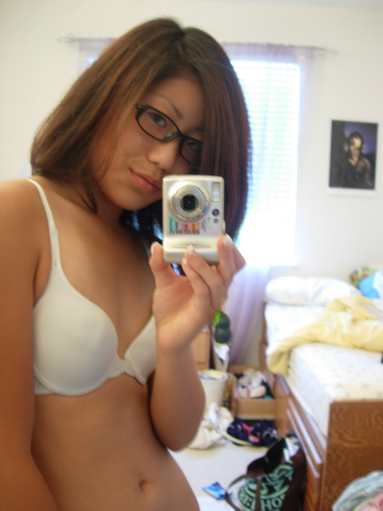 Japanese Girlfriend Selfie Nudes #94122176