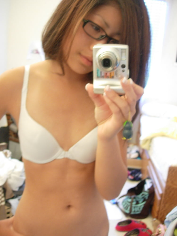 Japanese Girlfriend Selfie Nudes #94122179
