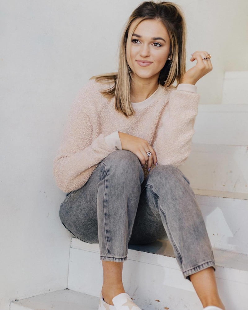 Sadie robertson
 #87857530