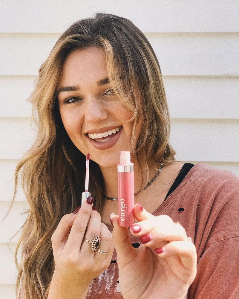 Sadie robertson
 #87857550