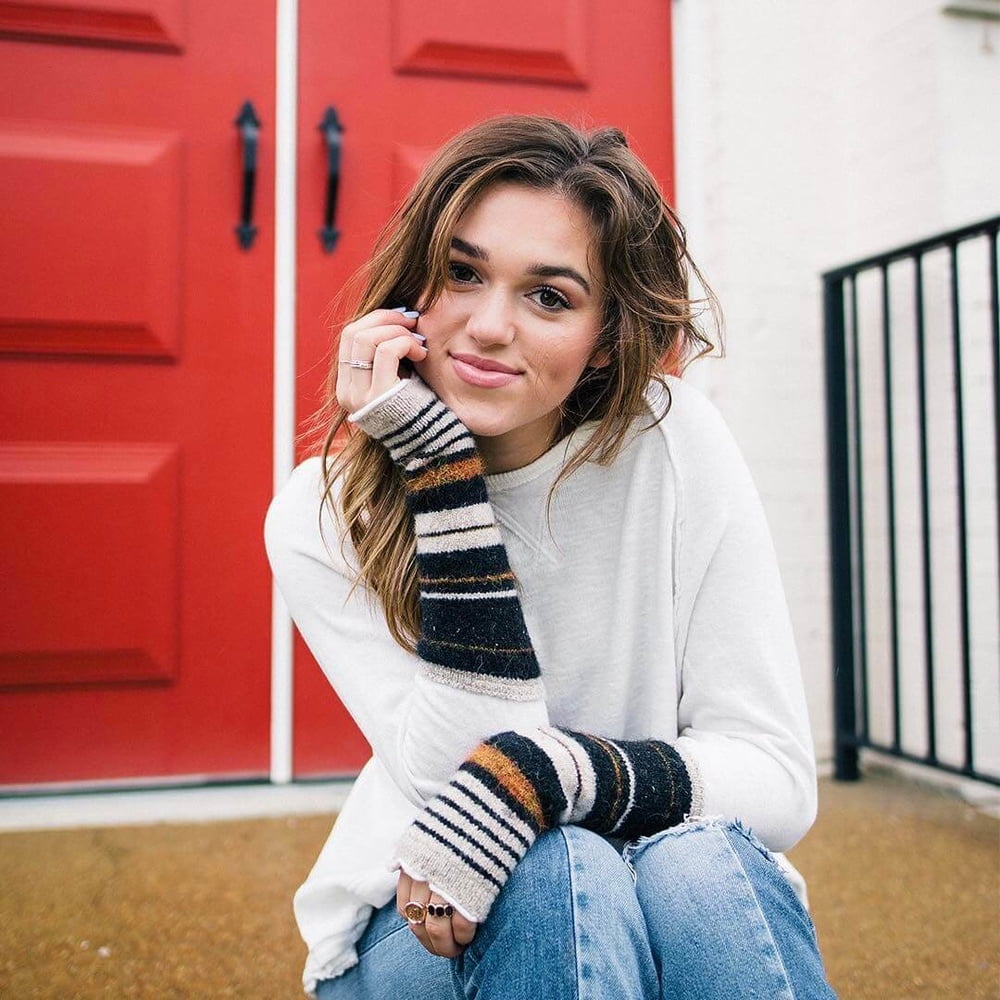 Sadie robertson
 #87857558