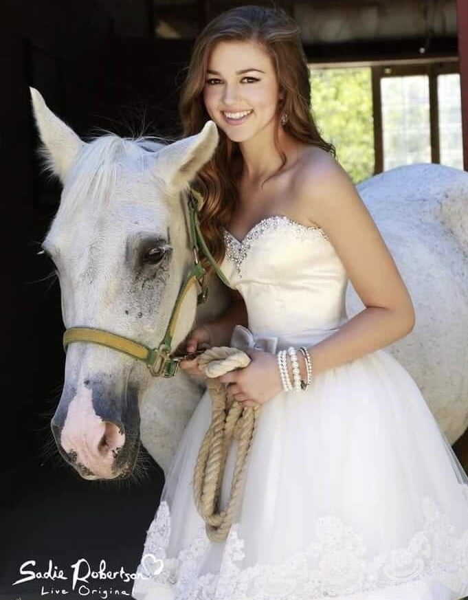 Sadie robertson
 #87857603