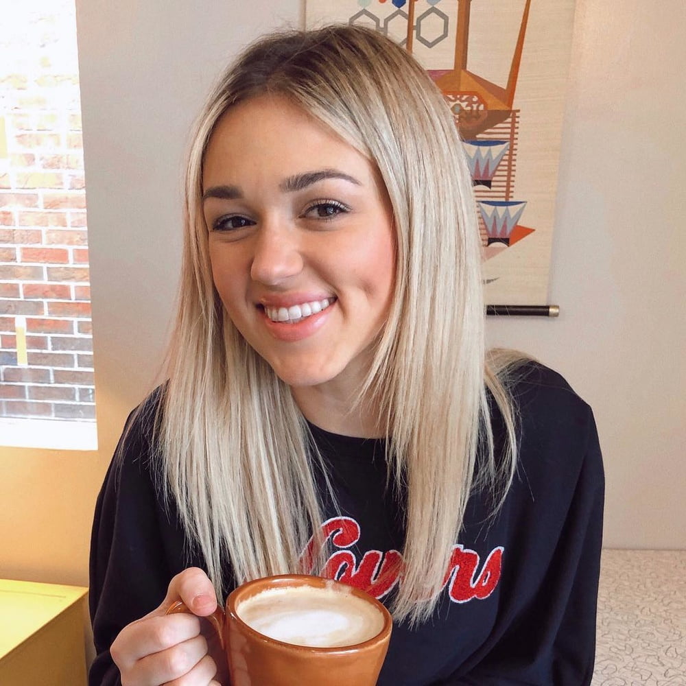 Sadie robertson
 #87857607