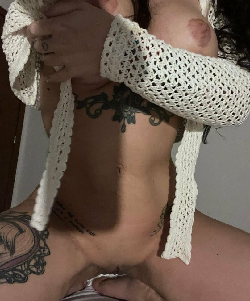 Alex Mucci desnuda #107643724