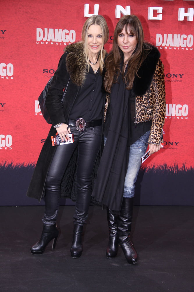 Weibliche Berühmtheit Stiefel & Leder - simone thomalla
 #102918763