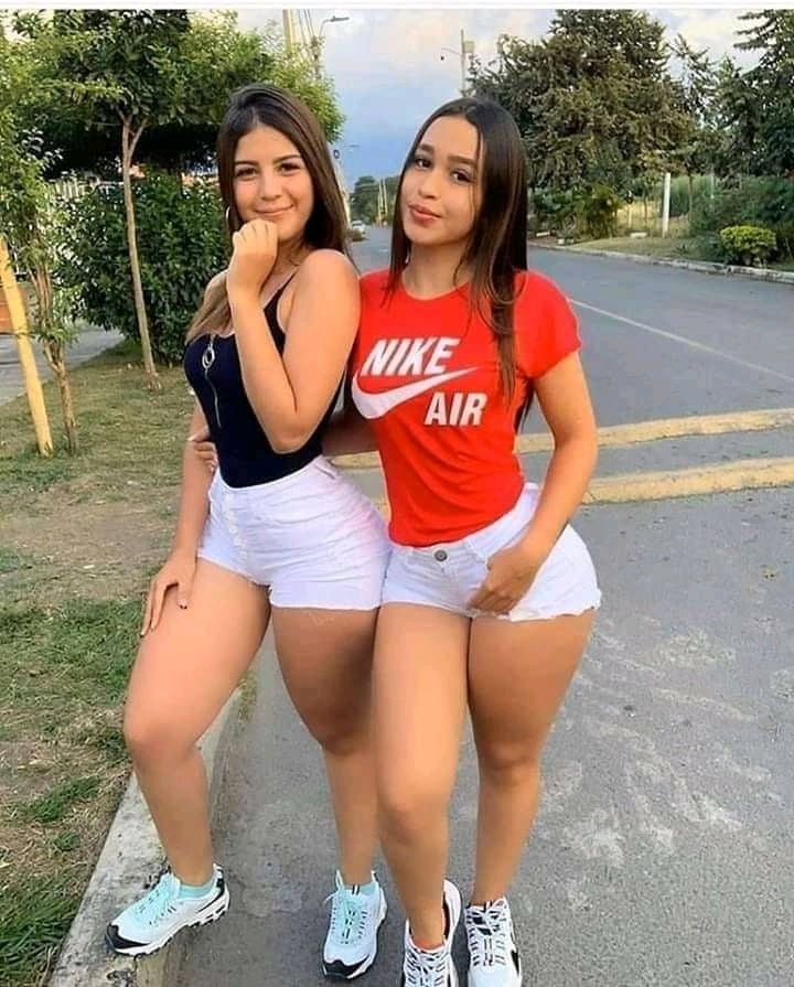 Es ist Zeit, heiße Mädchen zu sehen
 #98019854