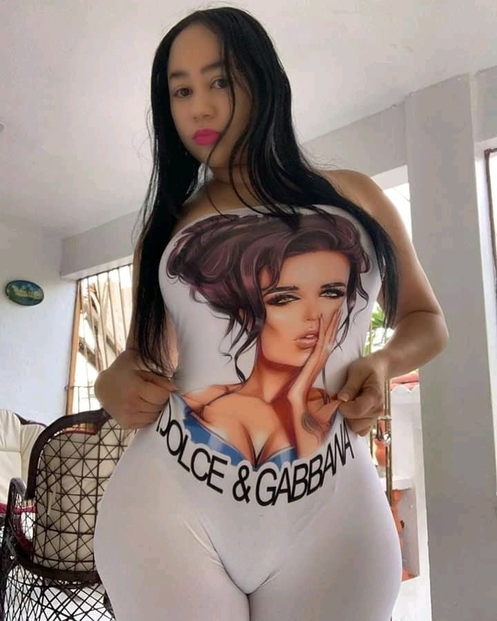 Es ist Zeit, heiße Mädchen zu sehen
 #98019863