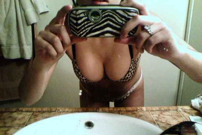 Selfie picante1
 #87405792