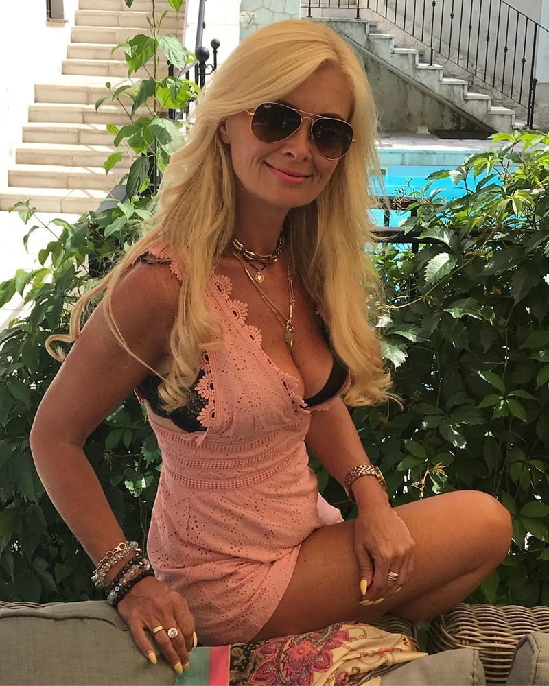 Mütter, Milfs Fieber: riesiges Set- genießen
 #103501540