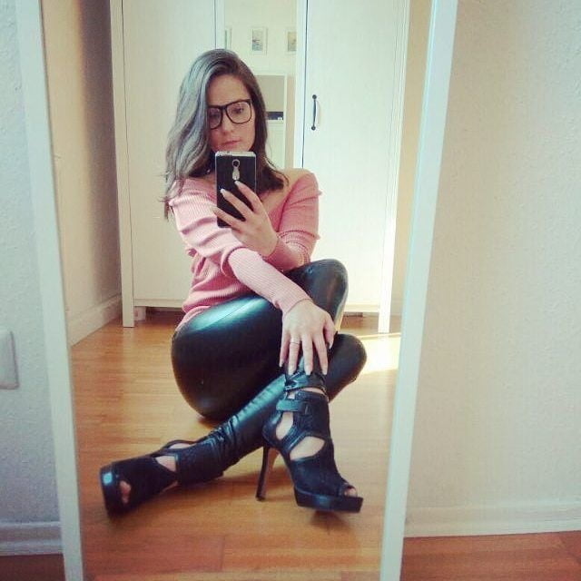 Mütter, Milfs Fieber: riesiges Set- genießen
 #103501873