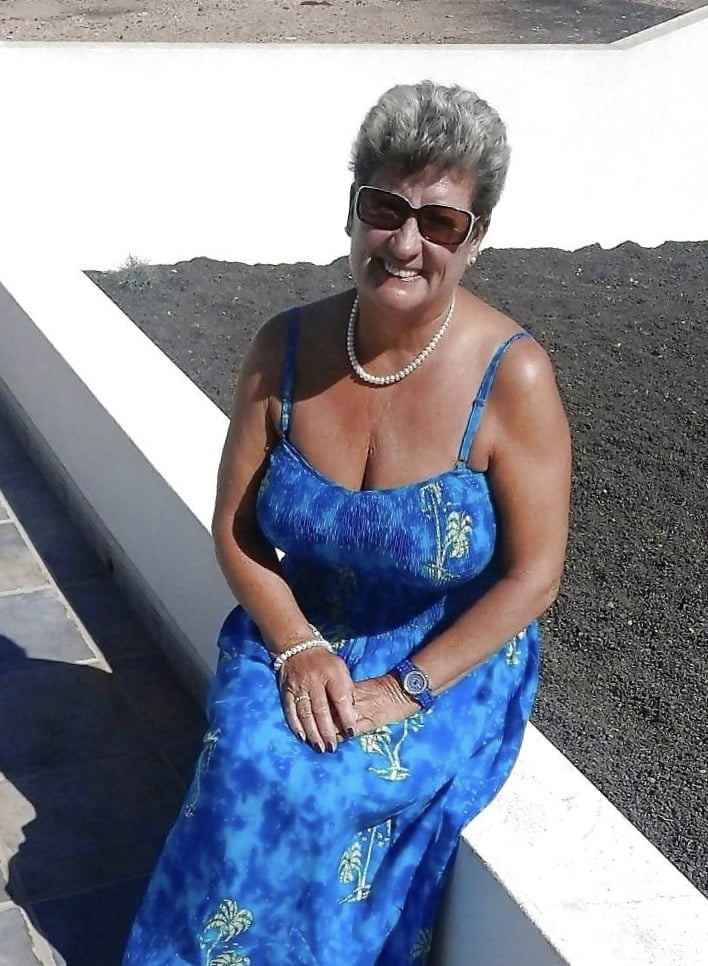Divers granny mature bbw busty vêtements lingerie 4
 #105179923