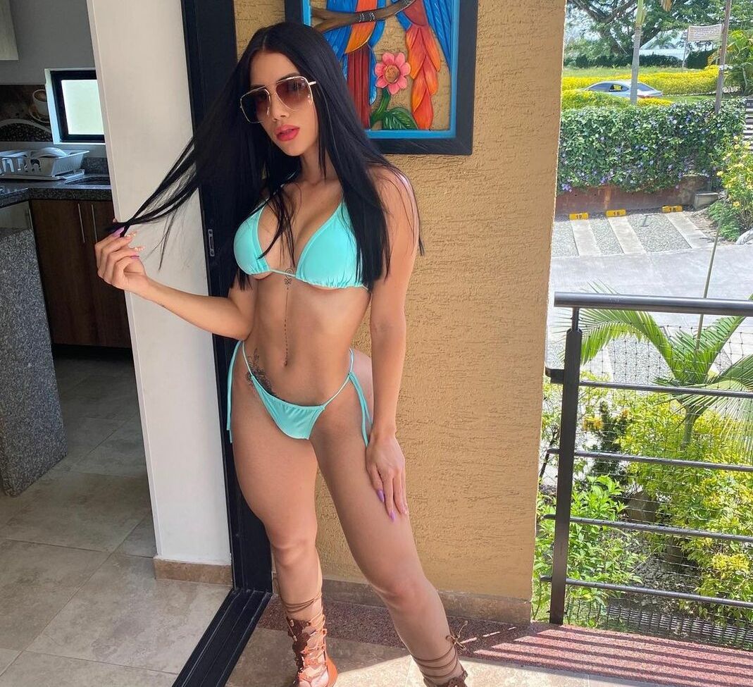 Betsyarenas desnuda #108076477