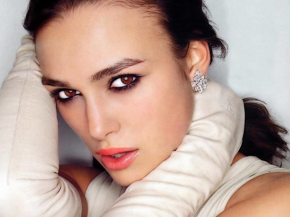 Keira Knightley my ideal woman is flat chestest volume 2.
 #96835575