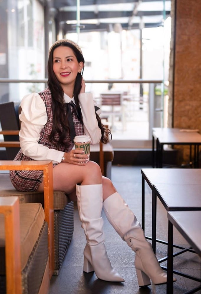 Insta milfs & gilfs con botas no.31
 #100367550