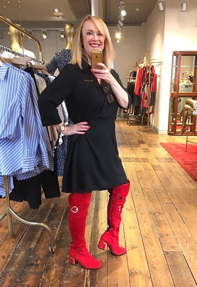 Insta milfs & gilfs con botas no.31
 #100367607