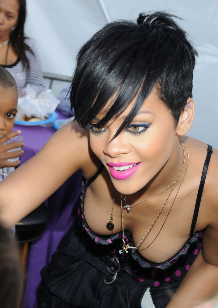 Rihanna #94247497