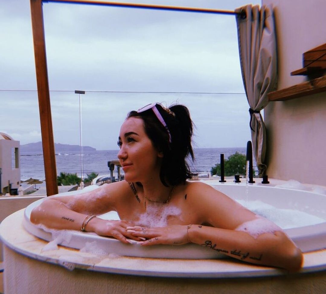 Noah Cyrus nuda #109303406