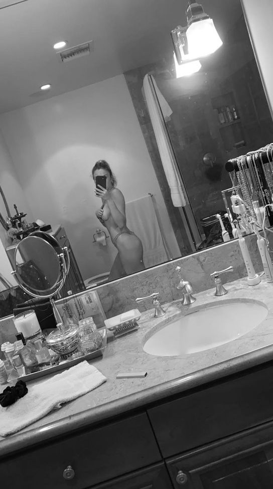 Noah Cyrus nude #109303428