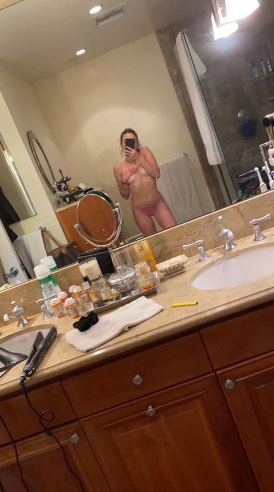 Noah Cyrus nude #109303494