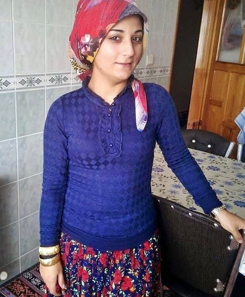 Turk turbanli hijab koylu salvarli dolgun azgin ayak memeler #103412498
