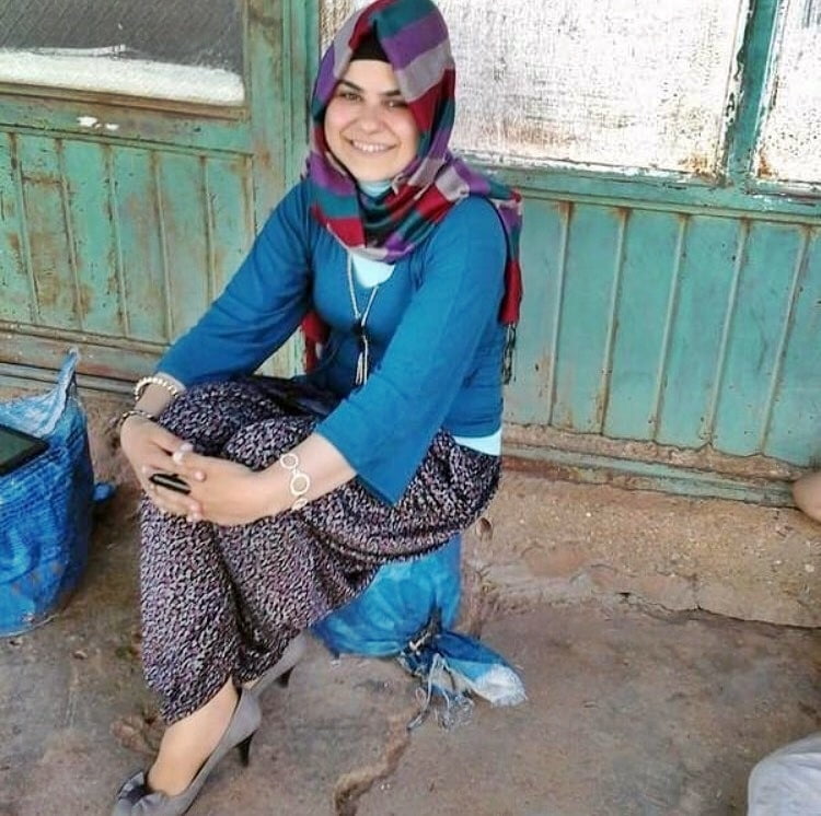 Turk turbanli hijab koylu salvarli dolgun azgin ayak memeler #103412499