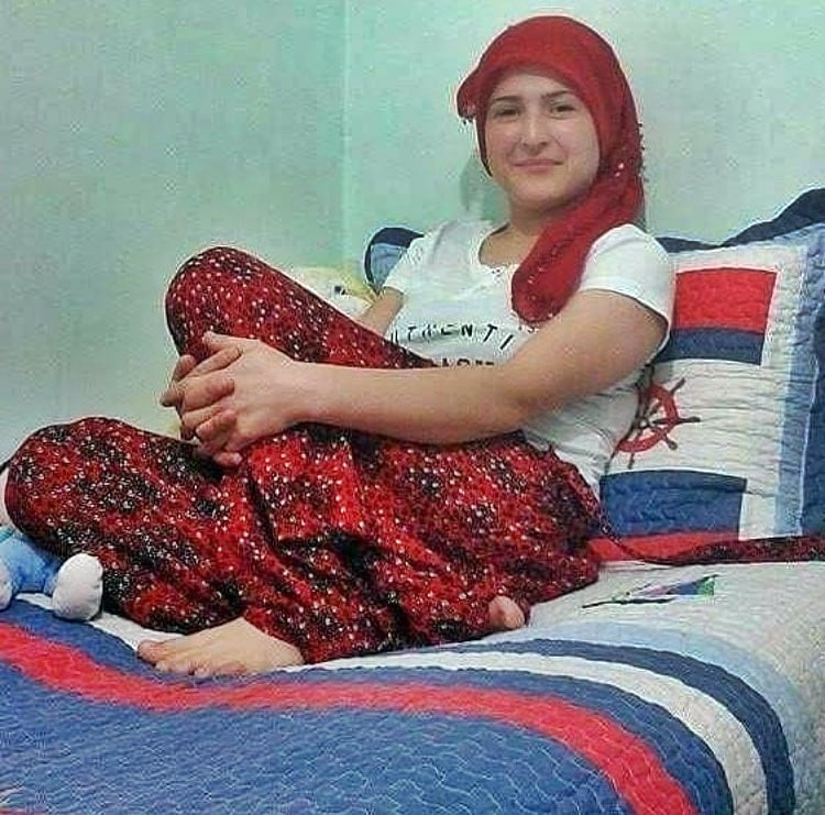 Turk turbanli hijab koylu salvarli dolgun azgin ayak memeler #103412514