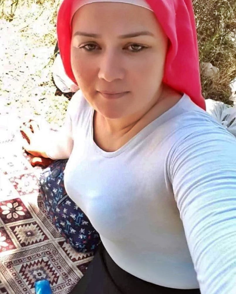 Turk turbanli hijab koylu salvarli dolgun azgin ayak memeler #103412521