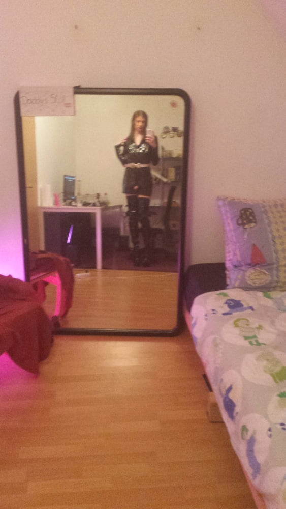 Mantel und Overknees
 #106783731
