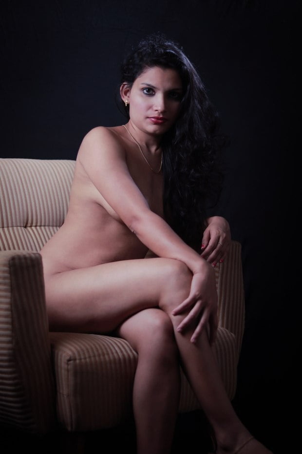 Servizio fotografico nudo Desi
 #106452226