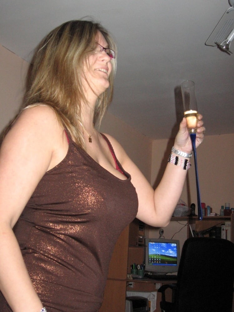 Busty lesbian mollig oben riesig
 #92597823