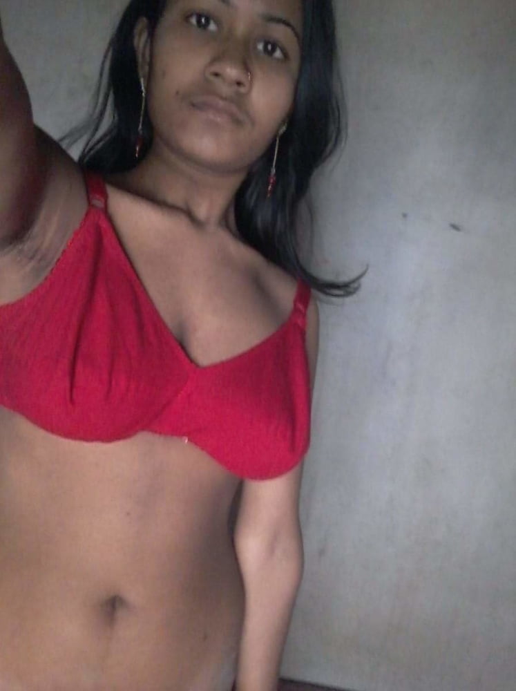 Bengali Mädchen aus Pabna nackt zeigen
 #96613930