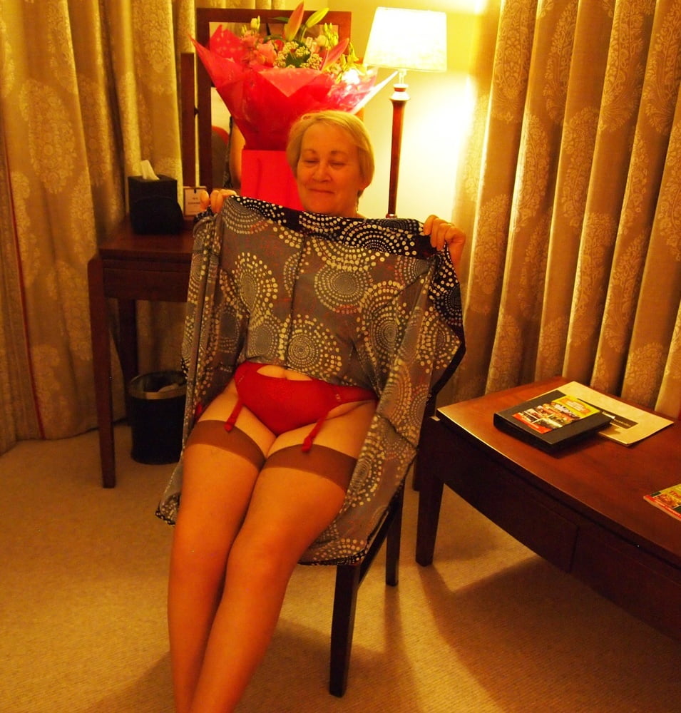 Heben Sie einfach Ihre Röcke hoch....2
 #88892882