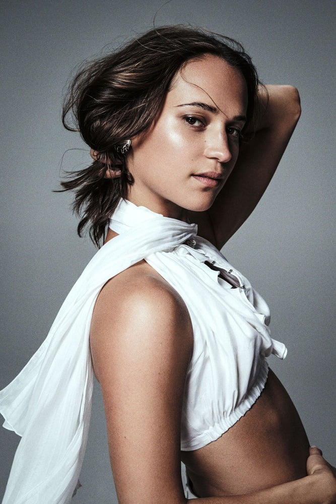 Carino alicia vikander
 #79697400