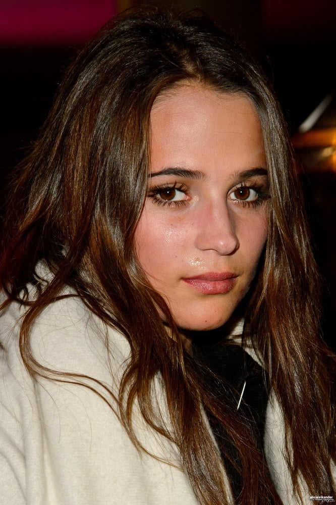 Mignon alicia vikander
 #79697409