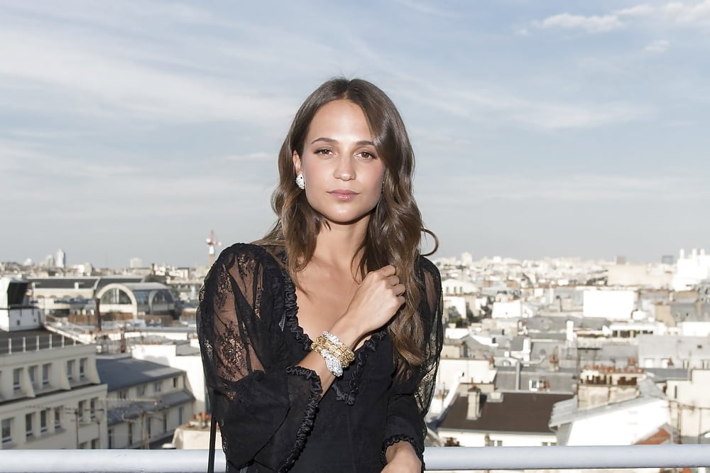 Mignon alicia vikander
 #79697464