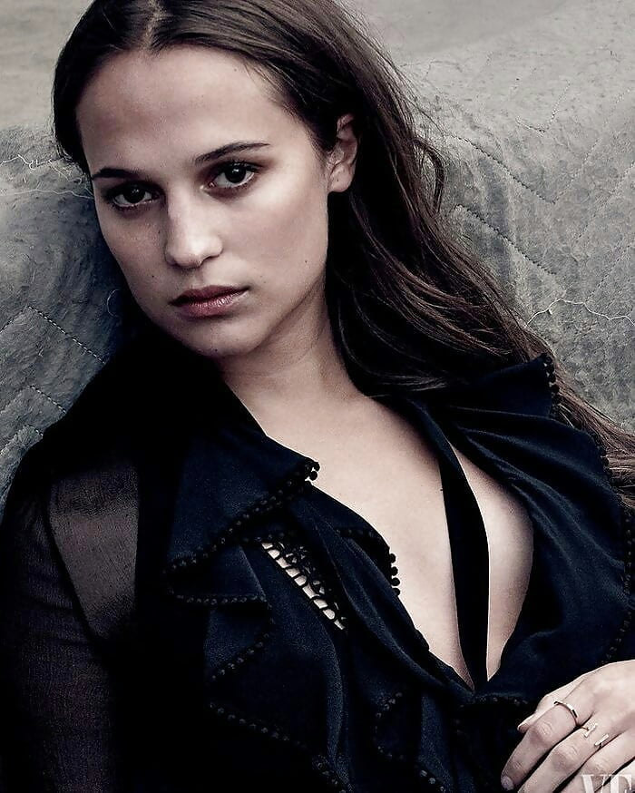 Mignon alicia vikander
 #79697466