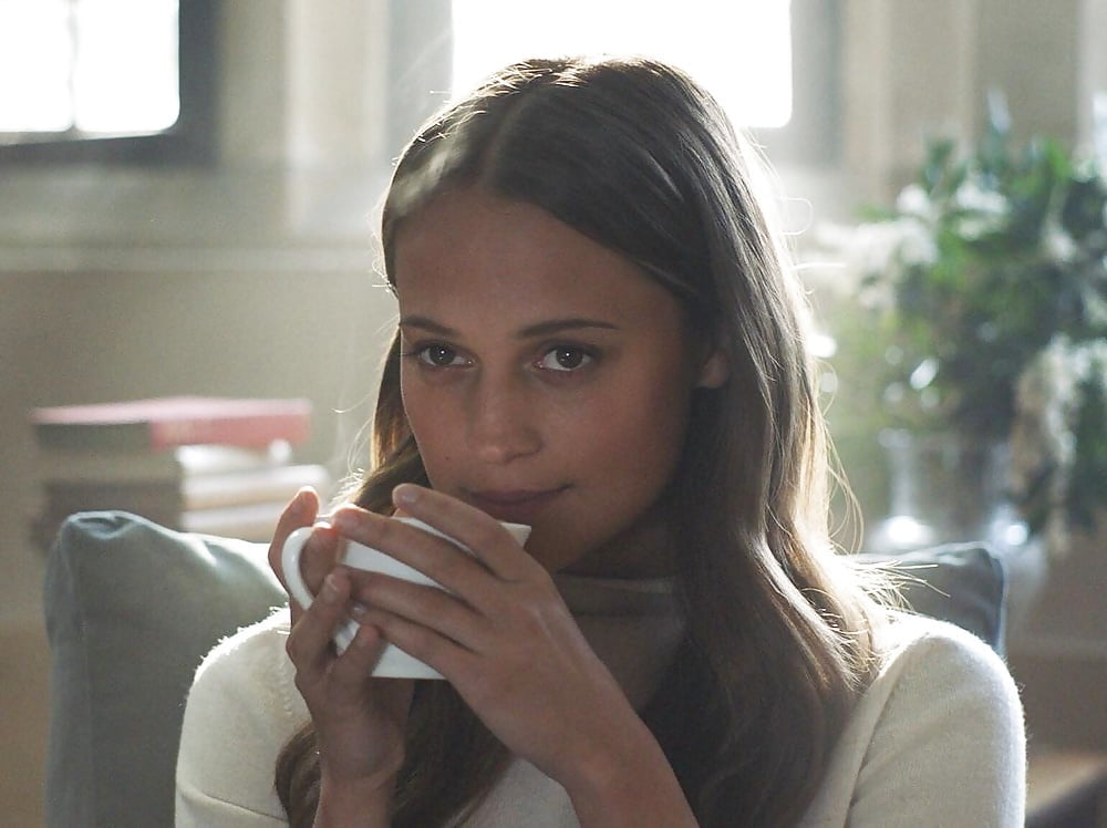 Mignon alicia vikander
 #79697474