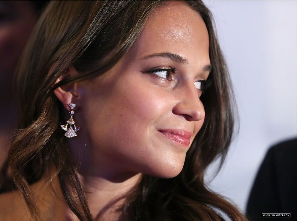 Mignon alicia vikander
 #79697484