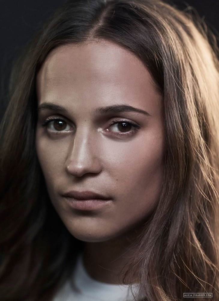 Mignon alicia vikander
 #79697499