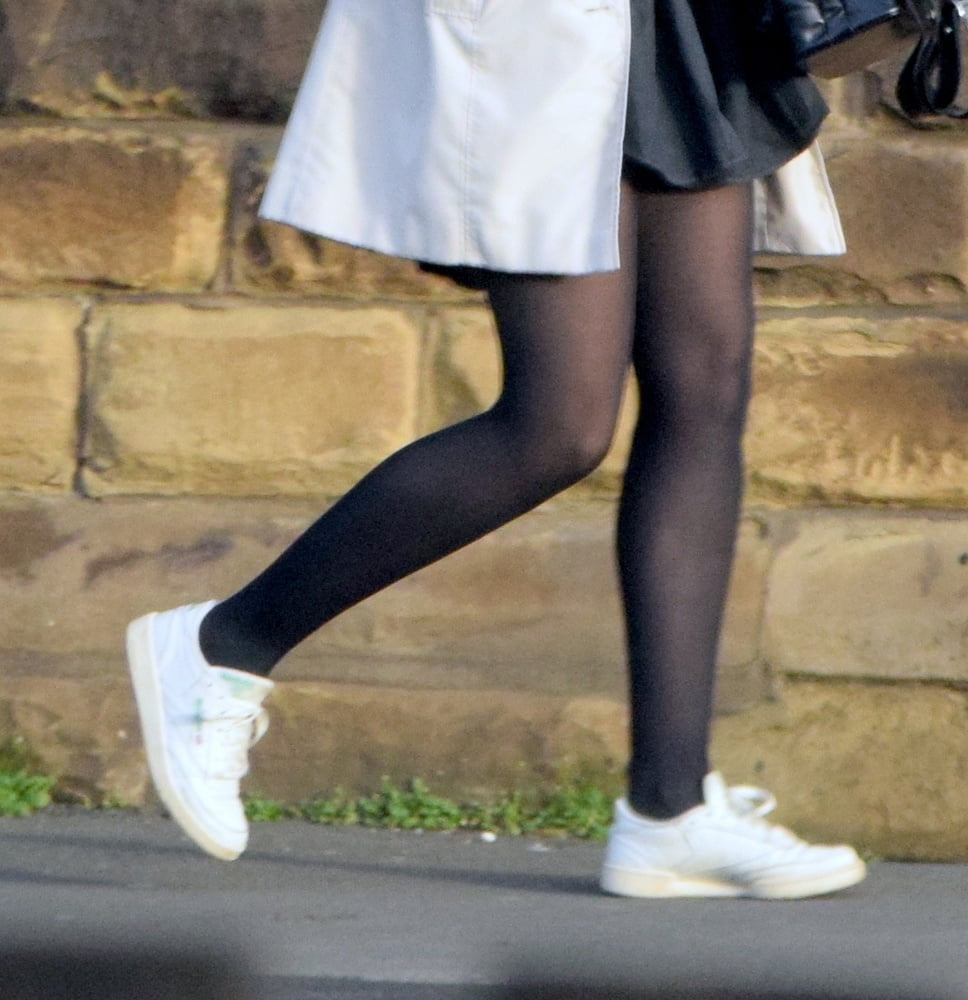 Collant da strada - troia britannica in ph nero e scarpe da ginnastica bianche
 #96013287