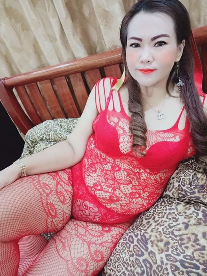 Janda payudara besar #98052531